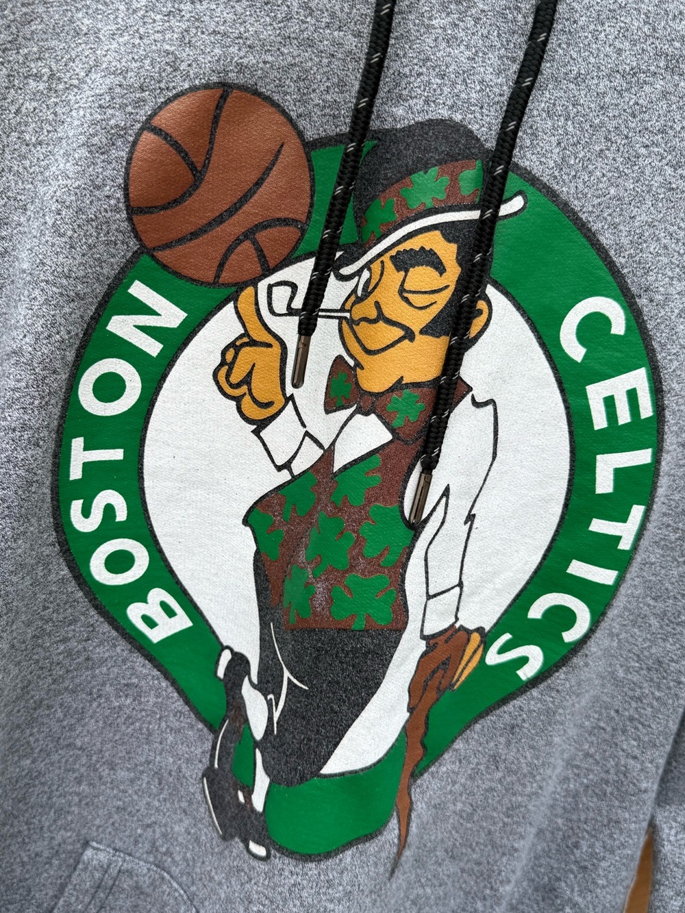 Boston Celtics Lucky Leprechaun Style Gray Pullover Hoodie Sweater M - Picture 3 of 6